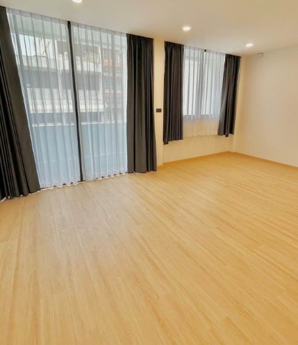  ให้เช่าทาวน์โฮม4ชั้น ซอยสาทร21 ใกล้ BTS สะพานตากสิน
