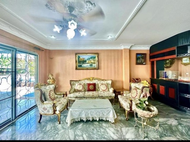 ให้เช่าบ้านเดี่ยวบรมราชชนนี เขตตลิ่งชัน บ้านพร้อมเฟอร์นิเจอร์ ใกล้วีโลพลาซ่า ตลาดสดตลิ่งชัน สถานีขนส่งสายใต้ใหม่ โรงพยาบาลเจ้าพระยา