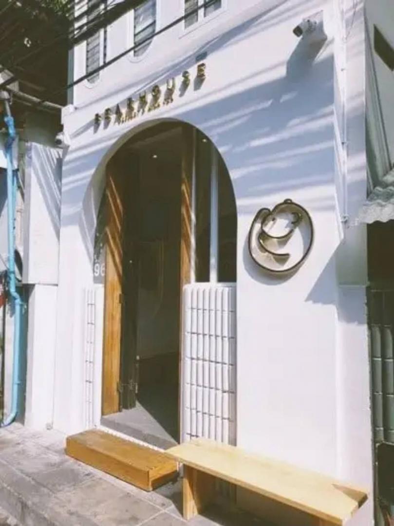 ให้เช่าตึแถว4ชั้นย่านบางรักสะพานตากสินเหมาะสำหรับร้านอาหารคาเฟ่   ตึกโบราณอายุ 100 ปี 