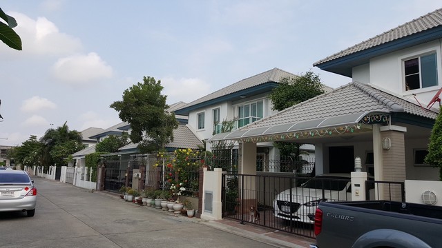 ขายบ้านเดี่ยว 2 ชั้น  มบ.ชวนชื่น โมดัส เซนโทร แจ้งวัฒนะ 41 อปากเกร็ด นนทบุรี