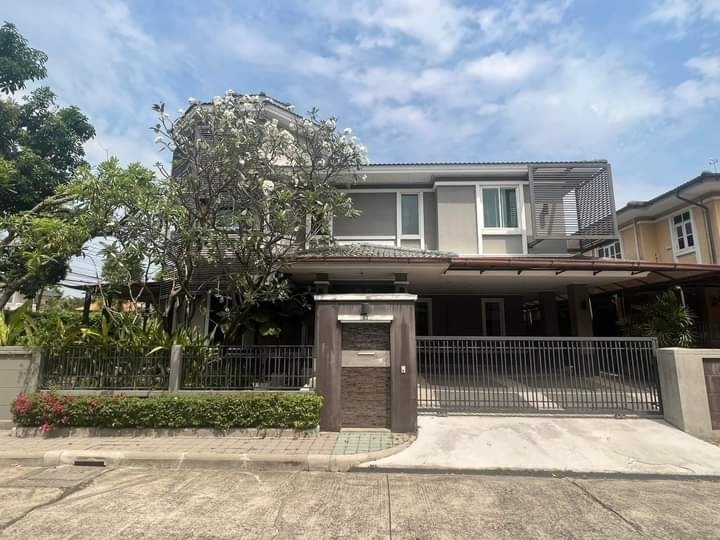 WW2461D ให้เช่า  #บ้านเดี่ยว หมู่บ้านโกลเด้น นครา ซอยอ่อนนุช 65  #ใกล้ซีคอนสแควร์ 