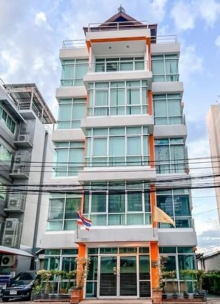  ขายและให้เช่าอาคารออฟฟิศ 5 ชั้น มีลิฟท์ ย่านนวลจันทร์ เขตบึ่งกุ่ม ใกล้เลียบด่วนรามอินทรา