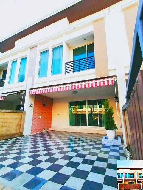 บ้านกลางเมือง  ทำเลทอง โรบินสัน ลาดกระบัง ให้เช่าทาวน์โฮม 2 ชั้น 22ตรว. 146ตรม. พร้อมเฟอร์ 3นอน 2น้ำ เดอะ พาซิโอ มอลล์  