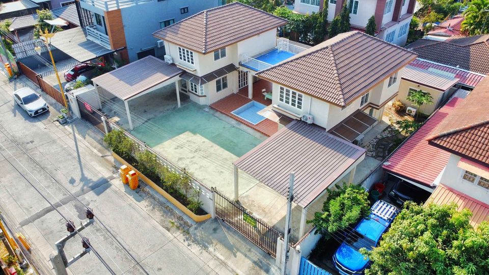 CH978 ให้เช่าบ้านขนาดใหญ่ 6 นอน 2 หลังมีทางเชือม ย่านกิ่งแก้ว ราชาเทวะ