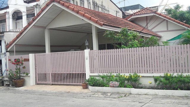 ให้เช่าบ้านเดี่ยว  ใกล้โรงเรียนนานาชาติร่วมฤดี ย่านรามคำแหง 166 โครงการหมู่บ้านธนากร