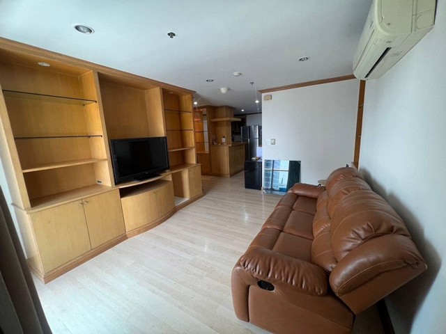 ให้เช่าคอนโด สีลม สวีท Silom Suite ขนาด 110 ตรม. 3 ห้องนอน ชั้น 25 ย่านใจกลางเมืองสาทร วิวเมือง ใกล้ BTS เซนต์หลุยส์