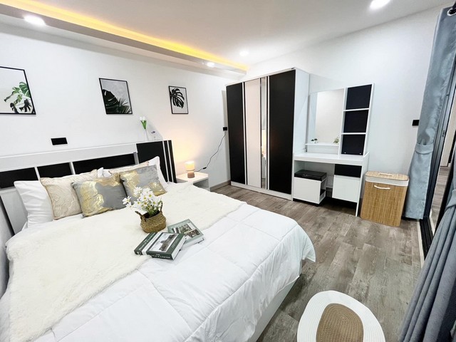 ขายคอนโดรีโนเวทใหม่ SR Complex Condominium ใกล้เซนทรัลเฟส ใจกลางเมือง