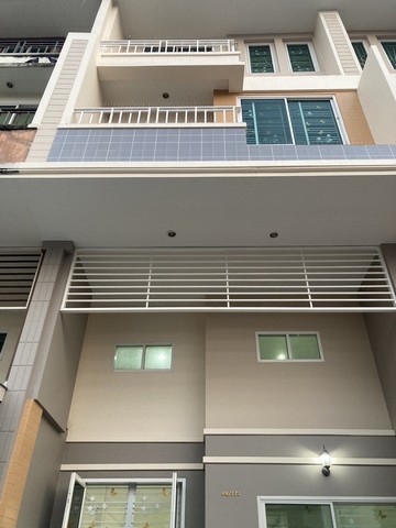 [B931]ให้เช่า 22k ทาวน์โฮม 4 ชั้น รีโนเวทใหม่ นวมินทร์ 77 เขตบึงกุ่ม ย่านเกษตร-นวมินทร์ เหมาะทำออฟฟิศ และอยู่อาศัย จดบริษัทได้