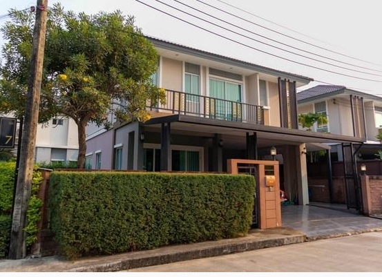 ให้เช่าบ้านเดี่ยว หลังมุม  หมู่บ้านภัสสร เพรสทีจ ลุกซ์ พัฒนาการ 44 ใกล้ทางด่วน ใกล้เอกมัย ทองหล่อ