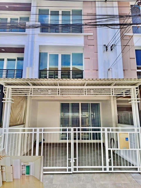 MRT ลาดพร้าว 83 บ้านกลางเมือง ขาย-เช่า ทาวน์โฮม 3 ชั้น หน้าบ้านทิศเหนือ ไม่ร้อนแดด 22ตรว. 200ตรม. 3นอน 3น้ำ 2จอดรถ 3แอร์ ตลาดโชคชัย 4