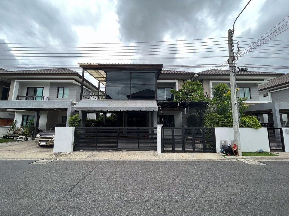 ให้เช่าบ้านเดี่ยว ซอยมหาชัย ถนนกิ่งแก้ว โครงการอารียา โคโม่1 บางนา-วงแหวน ที่ดิน 39.7 ตรว. พื้นที่ใช้สอย 200 ตรม.4 ห้องนอน 