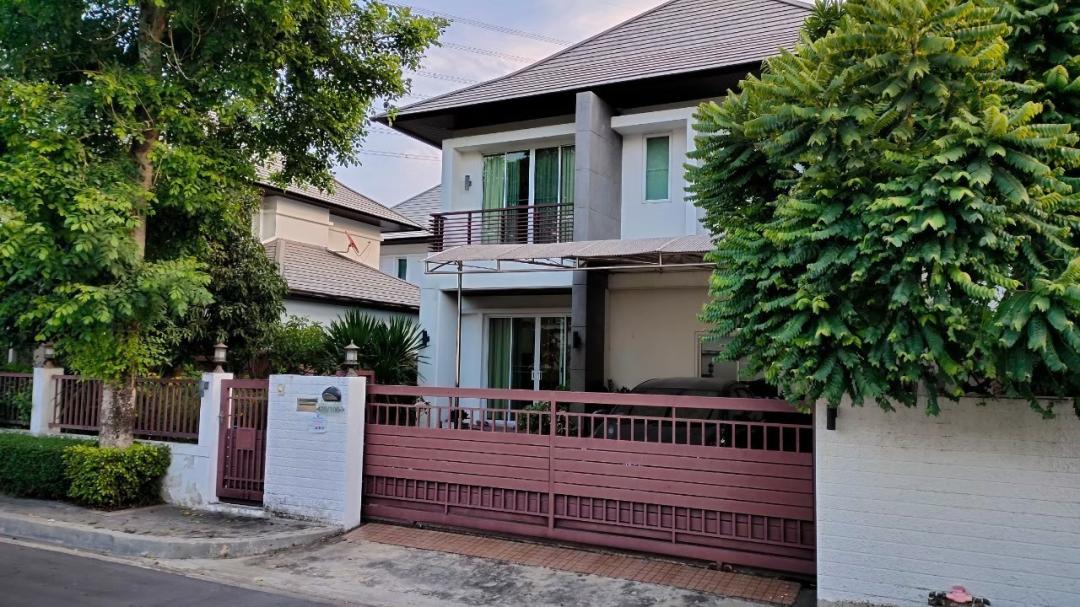 EPL-HR3104 ให้เช่าบ้านเดี่ยว 2 ชั้น รีโนเวทใหม่ หมู่บ้านบลูลากูล บางนา  พื้นที่ 80 ตารางวา พื้นที่ใช้สอย 230 ตารางเมตร 4 ห้องนอน 5 ห้องน้ำ 