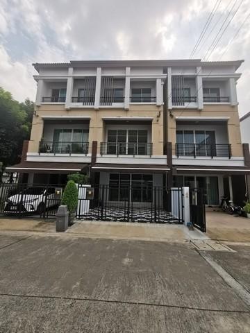 PB3826 ขายทาวน์โฮม 3 ชั้น โครงการ บ้านกลางเมือง เกษตร – นวมินทร์ หน้าบ้านหันทิศเหนือ ทำเลใกล้ ช็อคโกแลตวิลล์ รร.บดินทร์เดชา 2