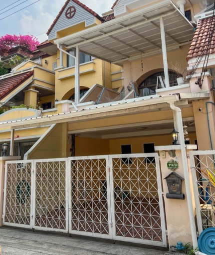  ให้เช่าและขายทาวน์โฮม3.5 ชั้น รัชดา 32 ใกล้รถไฟฟ้าใต้ดิน ลาดพร้าวและรถไฟฟ้าสายสีเหลือง
