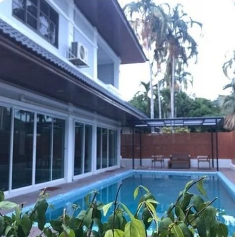 รหัสPM8003 ให้เช่า บ้าน หมู่บ้านกรีนวิลล์ ติดถนนสุขุมวิท @ พัทยาเหนือ-กลาง ตรงข้ามบุญถาวร บางละมุง ชลบุรี สระส่วนตัว