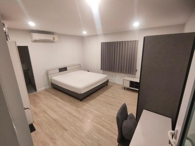POR3858 ให้เช่า บ้าน บลูลากูล บางนา ใกล้ ม.ราม2 ใกล้ห้างMegaบางนา รีโนเวทใหม่ หมู่บ้านมีทะเลสาบ ร่มรื่น เหมาะอยู่อาศัย 4 ห้องนอน 5 ห้องน้ำ