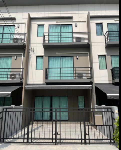 ขายทาวน์โฮม บ้านกลางเมือง ราชพฤกษ์ สาทร  พื้นที่ใช้สอย 141 ตรม มี 3 นอน 3น้ำ