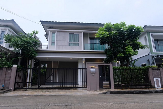 ให้เช่า The Plant Estique Pattanakarn 38 เฟอร์นิเจอร์และเครื่องใช้ไฟฟ้าครบ