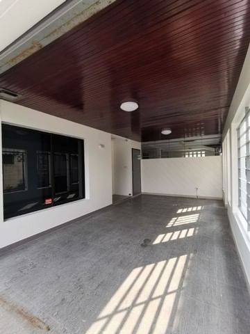 รหัสทรัพย์ R3007 ให้เช่า ทาวน์โฮม 3ชั้น รีโนเวทใหม่ สุขุมวิท 71 พระโขนง ซอยปรีดีพนมยงค์ 26