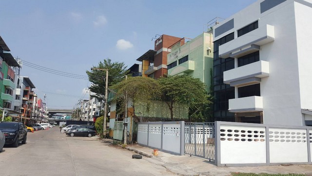 รหัสC6071 ให้เช่าอาคารสำนักงาน 4ชั้น ที่จอดรถหลายคัน ถนนวิภาวดีรังสิต ใกล้สนาบบินดอนเมือง 