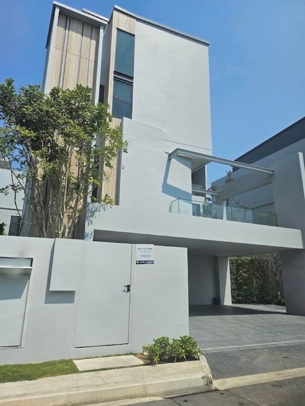 BH2737 ให้เช่าบ้านเดี่ยว 3 ชั้น มีลิฟท์ส่วนตัว ปล่อยเช่าหมู่บ้าน VIVE กรุงเทพกรีฑา (Vive2) หน้าบ้านหันทิศใต้