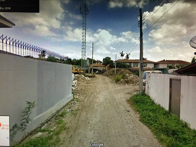 พื้นที่ดิน ที่ดิน ลาดพร้าว ใหญ่ขนาด 0 Rai 0 Ngan 253 sq.wa  15180000 THAI BAHT ใกล้กับ 1. โรงเรียนสตรีวิทยา 2 2. ใกล้ทางด่วนฉลองรัช. น่าอยู่ใกล้สิ่งอำนวยความสดวก ใกล้ความเจริญของกรุงเทพ