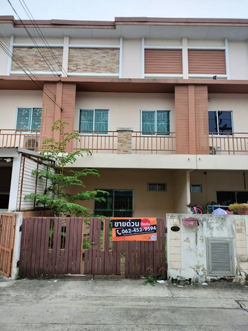 ทาวน์เฮ้าส์ โครงการ เดอะเฟิร์สโฮม วงแหวน-ลำลูกกาคลอง 3 (The First Home Wongwaen-Lamlukka Khlong 3) 