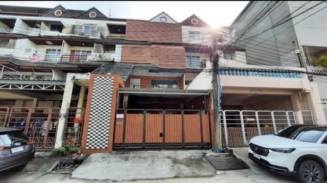 ให้เช่าทาว์นโฮม4ชั้นย่านพัฒนาการสวนหลวง โครงการวราธรวิลล์ซอยพัฒนาการ 44 เฟอร์นิเจอร์พร้อมพักอาศัยรับสัตว์เลี้ยง