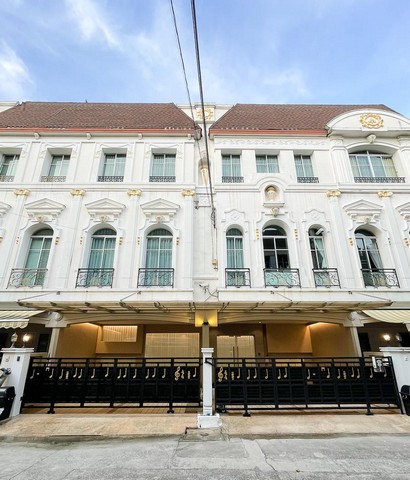 รหัสC6072 ให้เช่าทาวน์โฮม3.5ชั้น 2หลังติดกัน บ้านกลางกรุงแกรนด์เวียนนา พระราม3 เหมาะทำโฮมออฟฟิศ