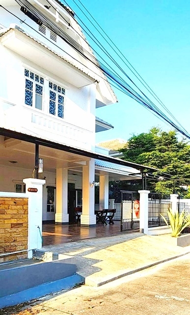 สไตล์วิลล่า​ฟังก์ชั่นครบ 90ตรว.MRT คลองบางไผ่ 3.5กม. ให้เช่าานเดี่ยวหลังใหญ่ 3 ชั้น  350ตรม. ตลาดบัวทอง 5นอน 3น้ำ 2จอดรถ 6แอร์ 
