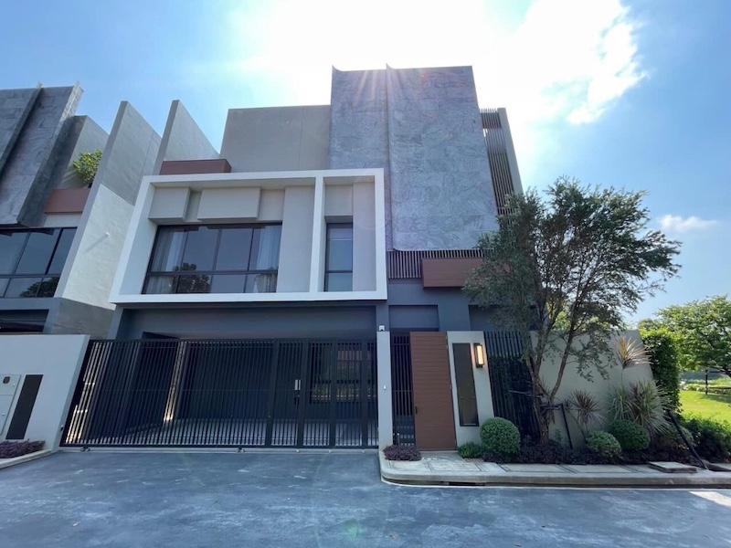 ให้เช่าบ้านเดี่ยว 3 ชั้น โครงการ Bugaan krungthep kreetha มีลิฟท์ 
