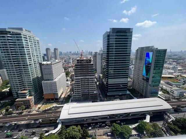 ให้เช่าคอนโด ชั้น 25 โครงการ สีลม สวีท Silom Suite ย่านใจกลางเมืองสาทร 