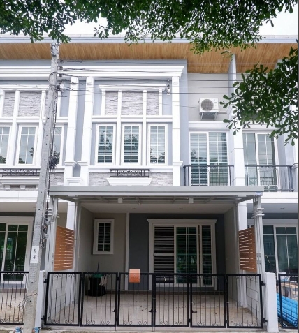  ขายทาวน์โฮม 2 ชั้น โครงการ Golden Town Sathorn  มี4 ห้องนอน 3 ห้องน้ำ