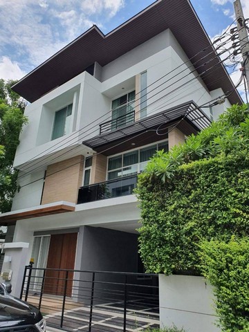 ให้เช่าบ้านเดี่ยว3 ชั้น 3 ห้องนอน  4 ห้องน้ำ หมู่บ้าน Nivana Beyond lite ใกล้  Airport link บ้านทับช้าง