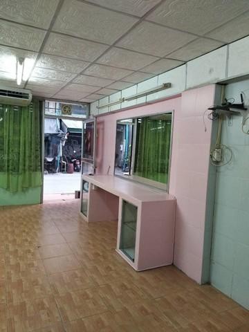 C4400  ให้เช่าพื้นที่ขนาด 54 ตรม. ในตึกแถว อยู่ในซอยสุขุมวิท 49 เดินทาง 5 นาทีจาก ทองหล่อ