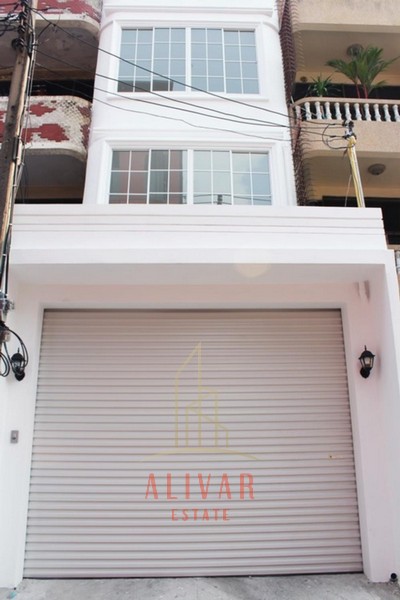 RH031824 ให้เช่า Townhouse 4 ชั้น พื้นที่ใช้สอย 240 ตร.ม. ย่านเอกมัย 
